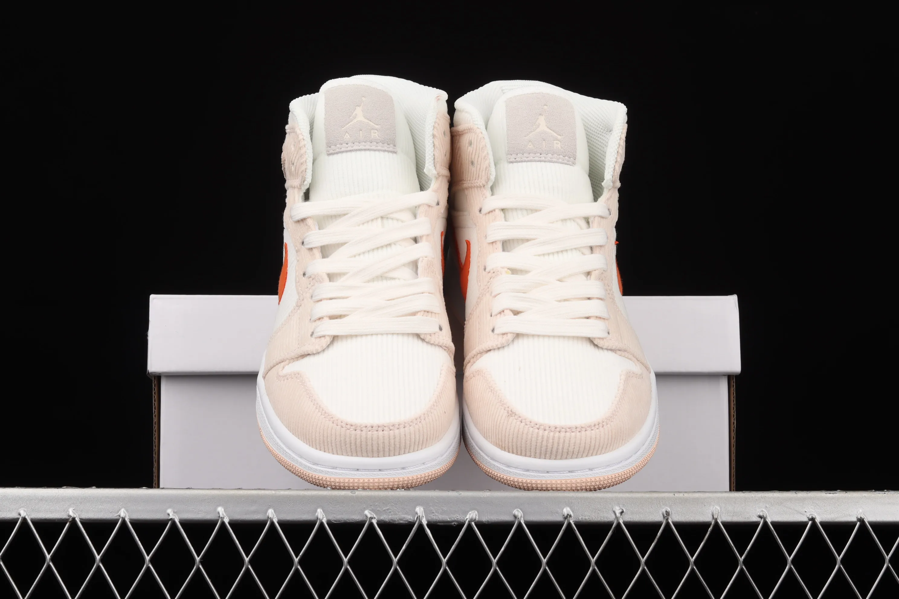 All categories Air Jordan Jordan series basketball shoes Air Jordan 1 Mid G version pure original Air Jordan 1 Mid AJ1 Joe 1 corduroy orange Chinese basketball shoes DA8009-108